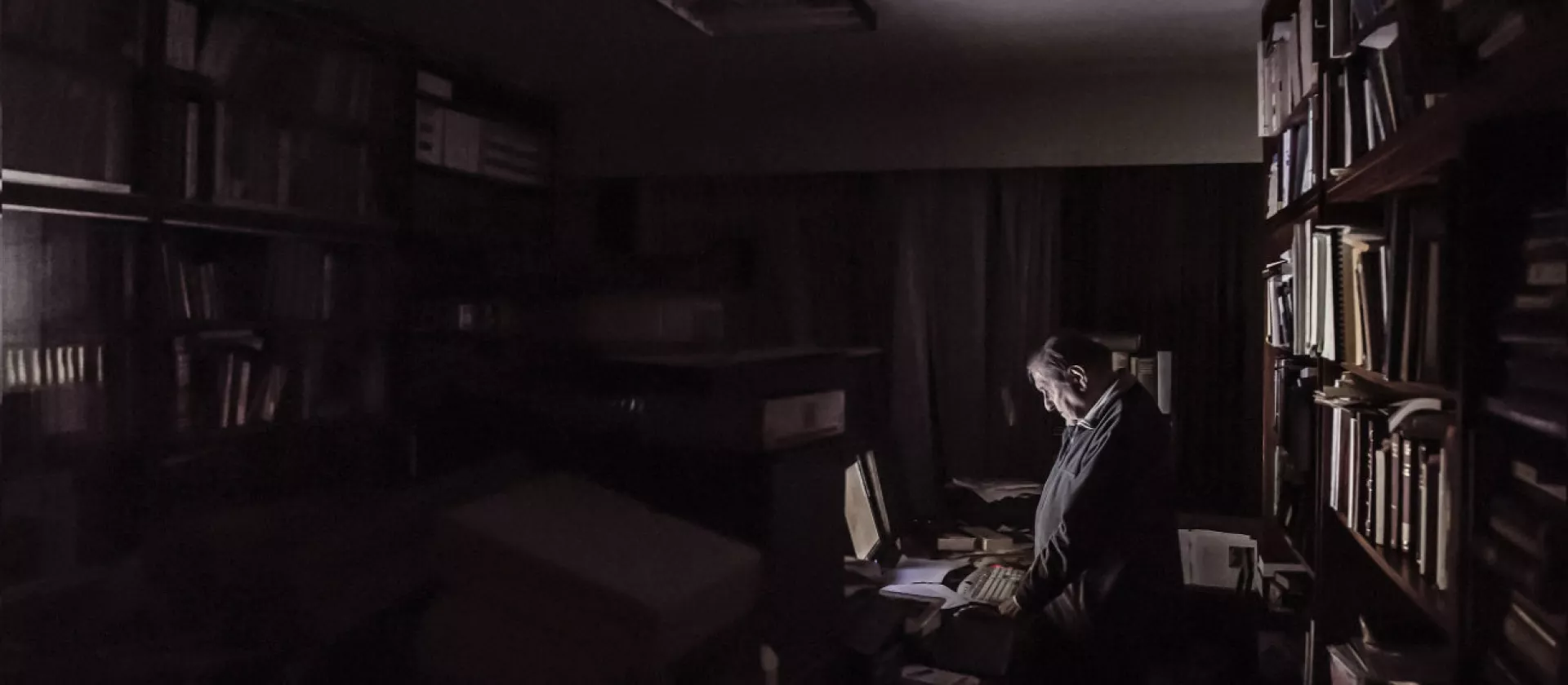 Etienne Vermeersch in zijn werkkamer op 21 november 2017 Etienne Vermeersch in zijn werkkamer op 21 november 2017