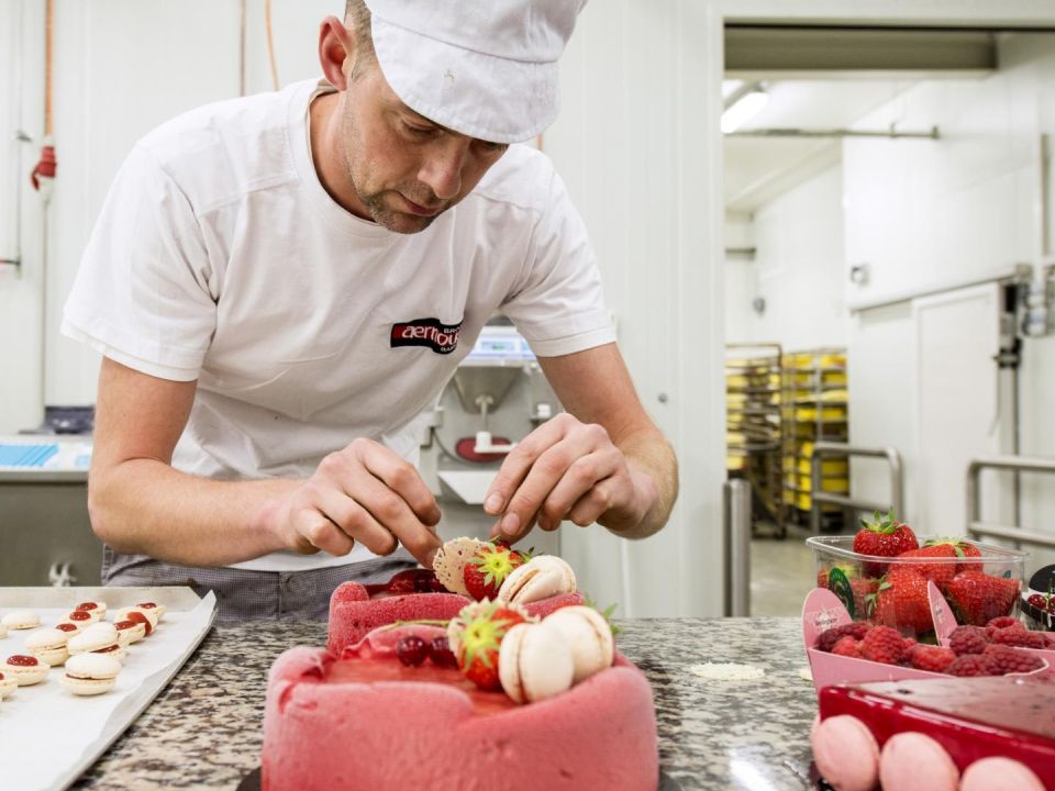 Joost maakt een taartje met frambozen